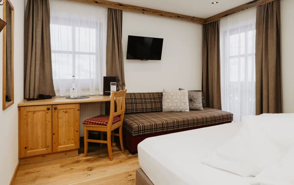 Gem&uuml;tliches Doppelzimmer im Hotel Dorfer in Gro&szlig;arl